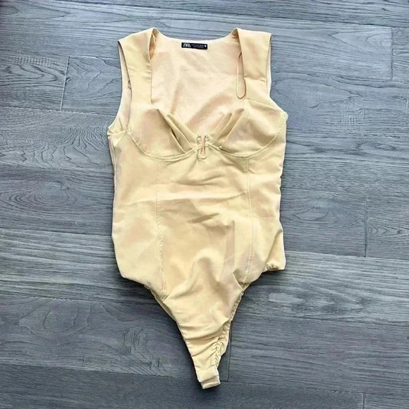 🔥Zara🔥 | Yellow stretchy bodysuit with  silver accent - Picture 1 of 11